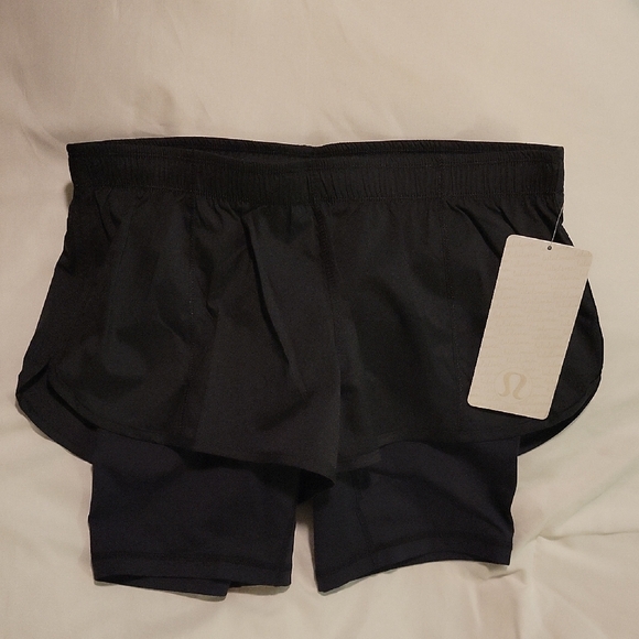 Lululemon Run Sneak A Peek Black Low Rise Shorts - Picture 2 of 8